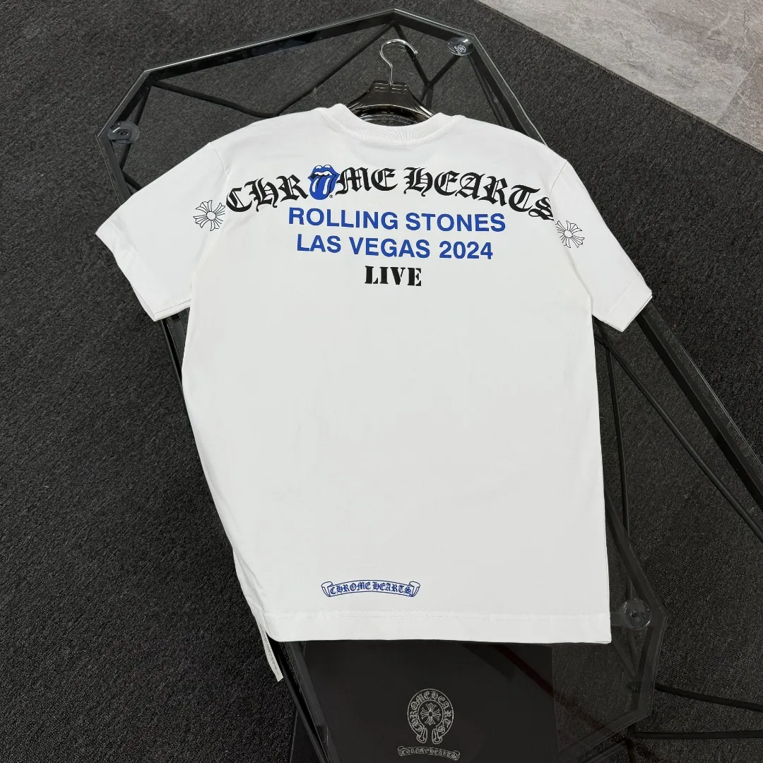 P180 Chrome Hearts Chrome Hearts 25 high-end versions. The fabric is made of 300 grams of high-density pure cotton. It does not deform or shrink. It has three labels. It is the same style for men and women. Technology: suede foaming + digital printing. Color: white, black. SIZE: S-XL.